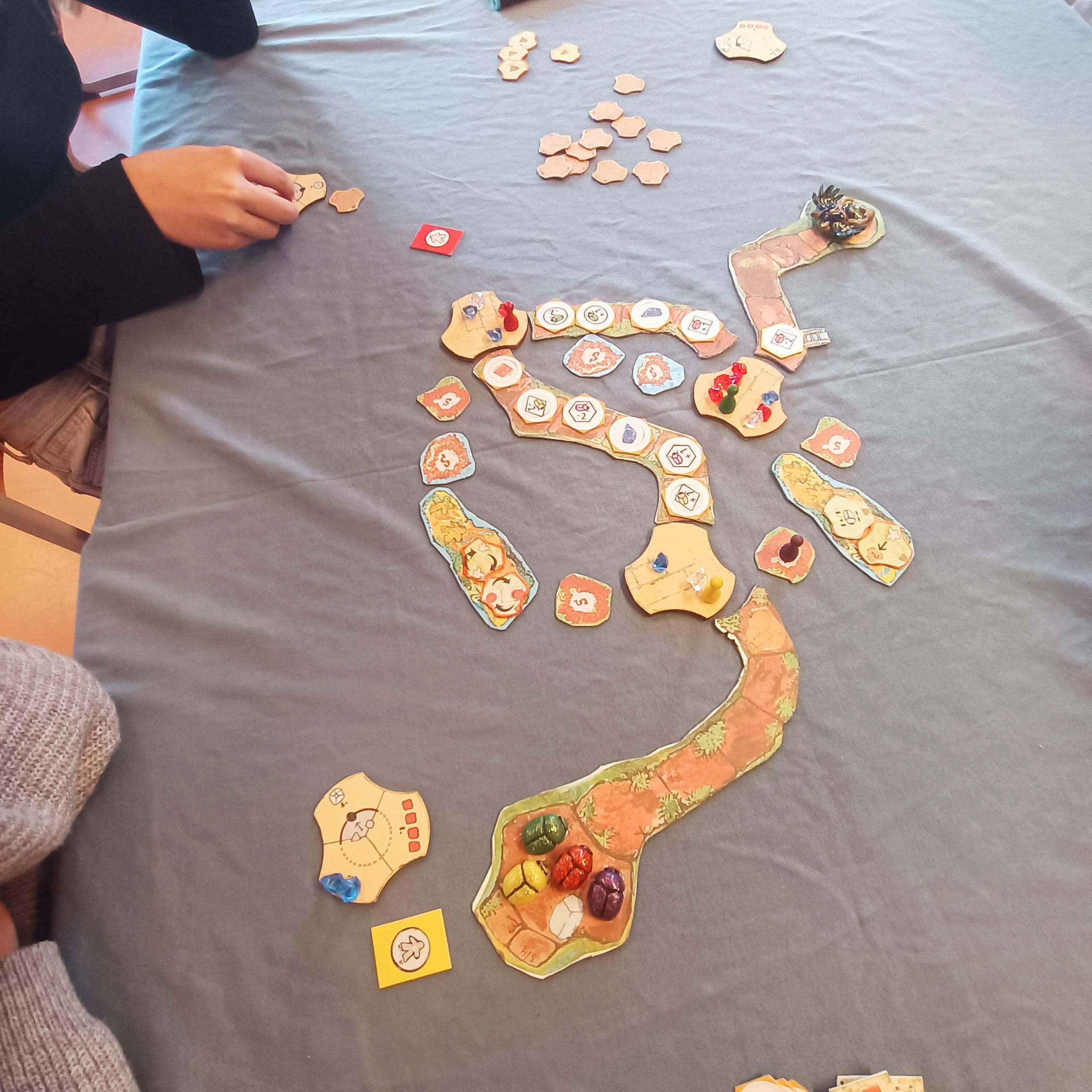 madilo.games, Playtesting 24/7 Rally, Scarabot AI, Gear rumble, Frenzy Frogs, familie kaartspel, Zevenaar, Agora Liemers